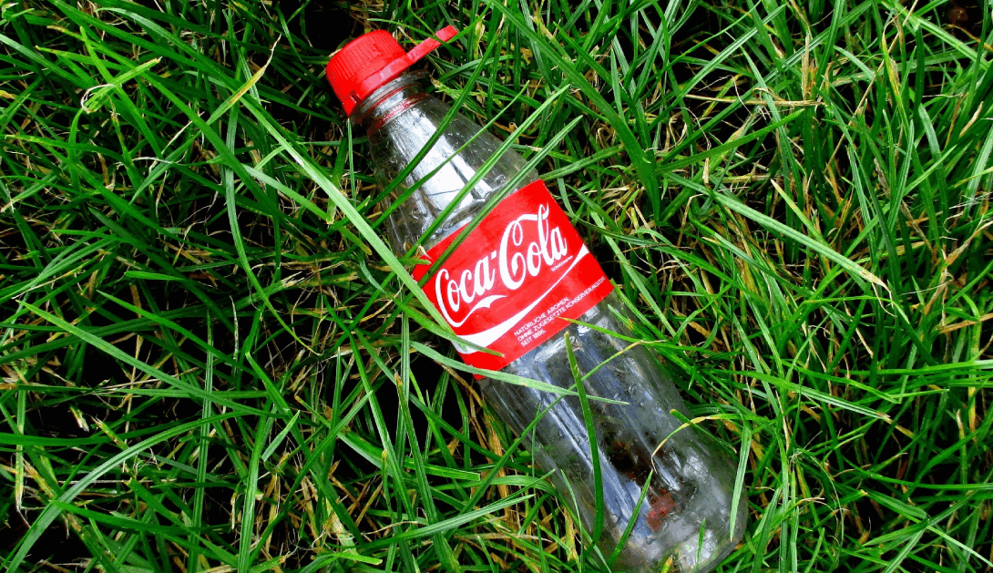 Ir a Coca-Cola, patrocinadora de COP27, la empresa que más contaminación genera con sus envases de plástico